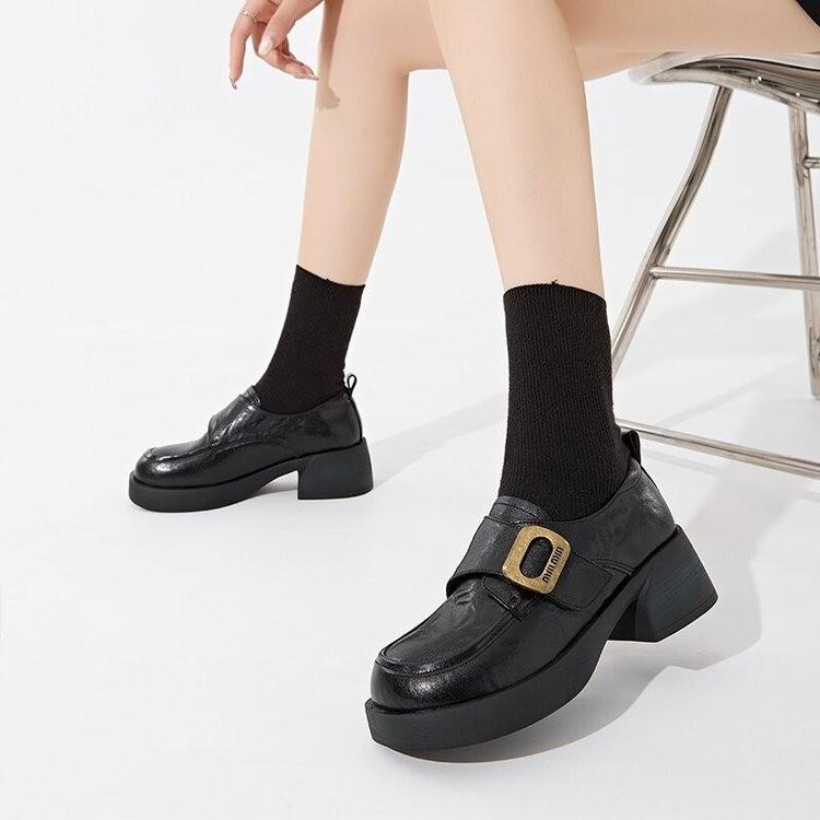 Internet celebrities with the same loafers women's Velcro 2025 autumn new thick-soled British style women's shoes thick heel loafers small leather sh