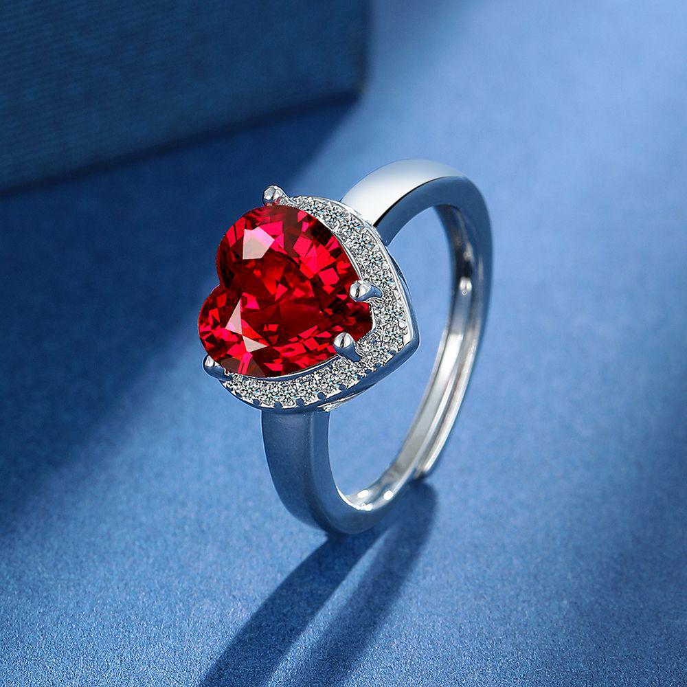 

Ювелирный набор в форме сердца: Подвеска, серьги-пусеты и кольцо с основным камнем - имитацией рубина. Copper Plated