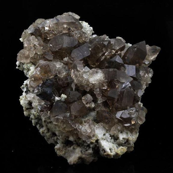 Pierres et Minéraux. Quartz fumé. 659.0 ct. Massif du Mont-Blanc, Haute-Savoie, France..