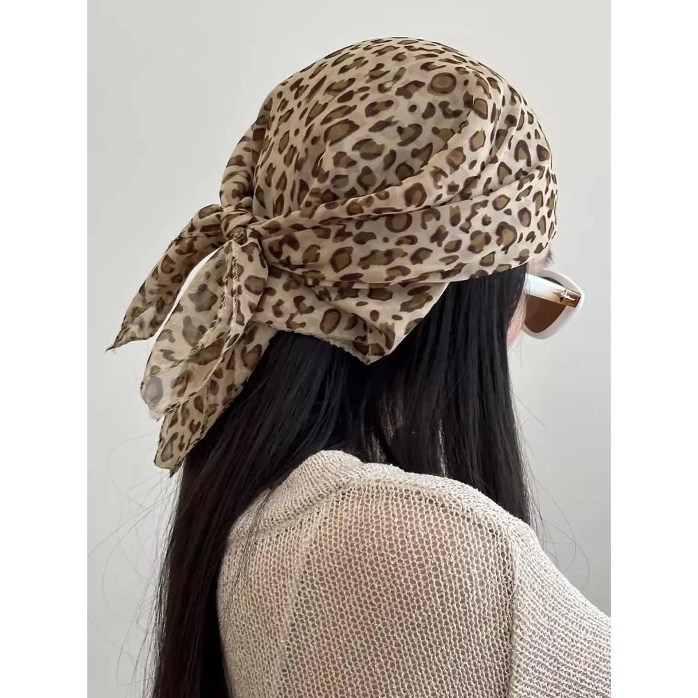 

Ретро леопардовый принт квадратный шарф для женщин атласные тонкие края шарфы повязка на голову мода Y2K женская шаль для волос женский шейный платок света кофе