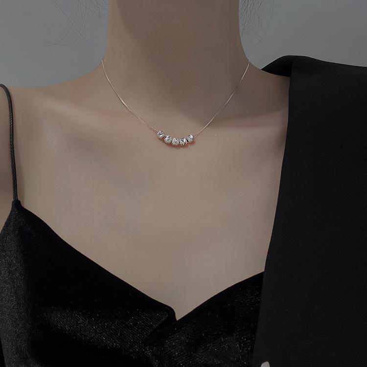 Náhrdelník klíční kosti Pět požehnání: Design z malých korálků pro štěstí pro ženy, trendy a všestranný, perfektní dárek pro přítelkyni.