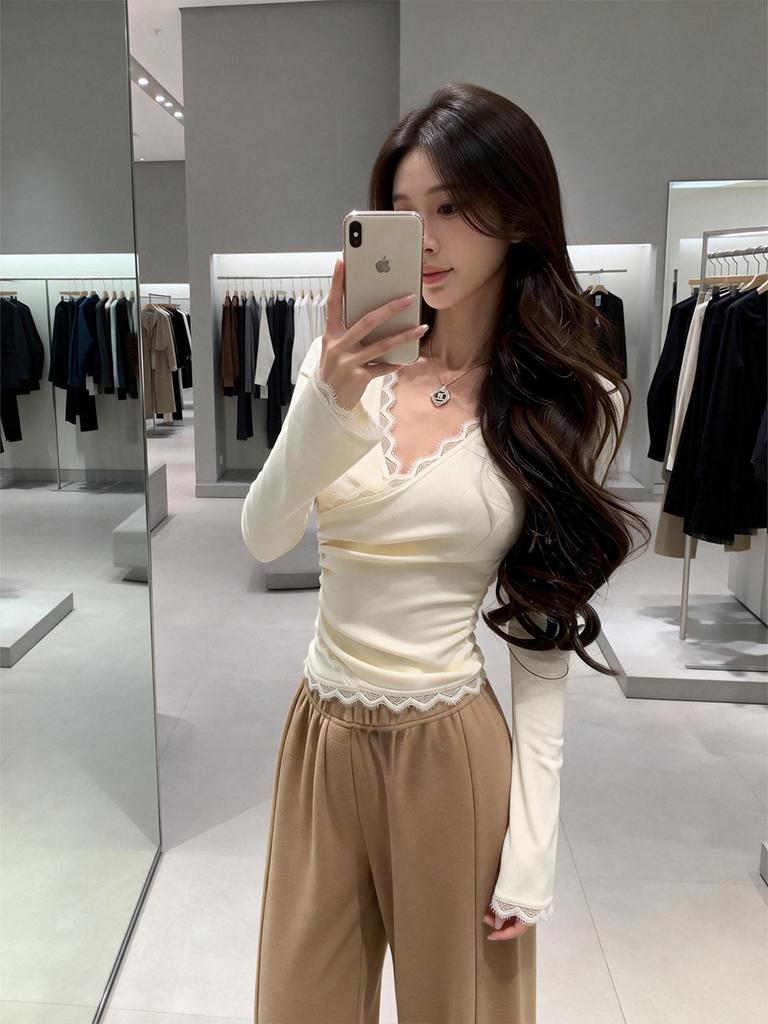 Elegant Lace V-neck Long Sleeve Slim-fit Top for Women - Early Autumn Collection