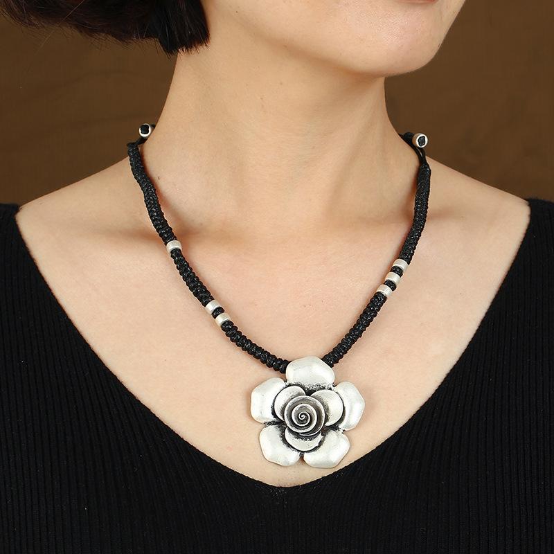 Retro imitation Thai silver short necklace femininity versatile collarbone chain flower fish handwoven jewelry