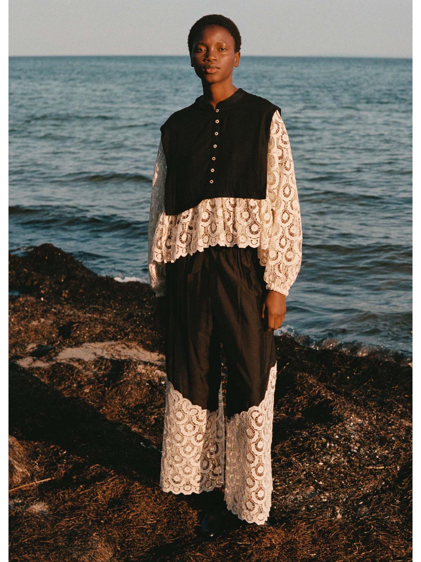 

Patchwork Crochet Lace Shirt & Wide-Leg Pants Set with Puff Sleeves 36