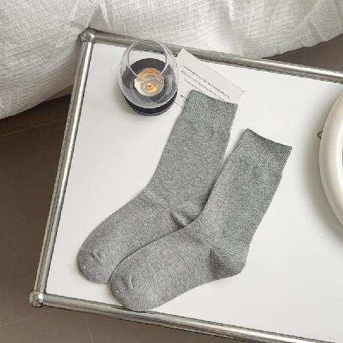 Simple Colored Women Socks Casual Breathable Ladies Korean Socks Plain Soft Daily Female Crew Socks Trendy Solid Color 2026 New