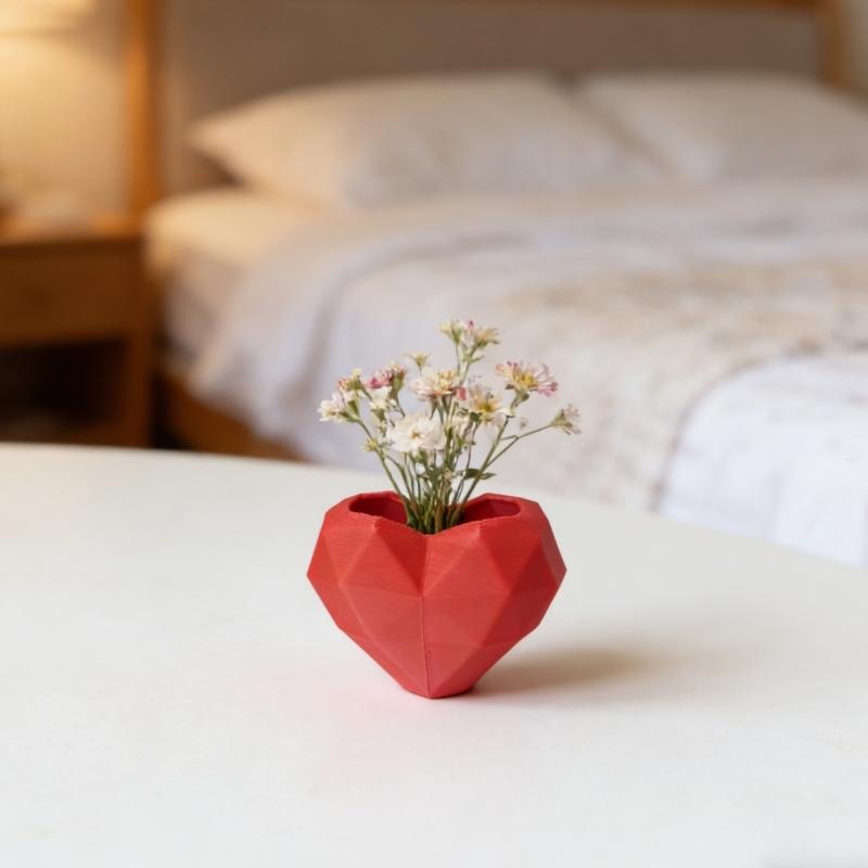 Unique 3D Printed Heart Shape Vases With Geometric Design Perfect For Valentines Day Gift And Home Decors