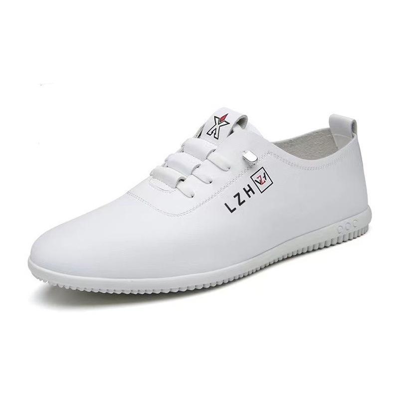 Herren-Freizeitlederschuhe sind modisch und schlicht mit einem Fuß, kleine weiße Schuhe, Fahrschuhe, leichte und bequeme Herrenschuhe