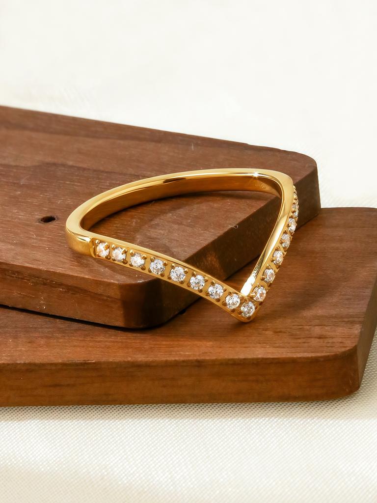 Korean Fashion Simple Light Luxury Cold Style Senior Sense Of Stainless Steel 18K Gold-Plated Diamond V-Shaped Ring Female