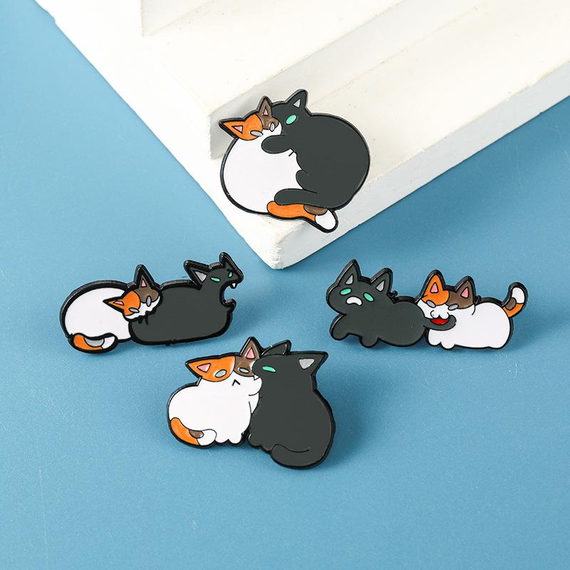 1/4Pcs Funny Cat Fight Cute Enamel Brooches Cartoon Creative Design Schoolbag Pins Badge Daily Wear Fashion Accessories Gifts