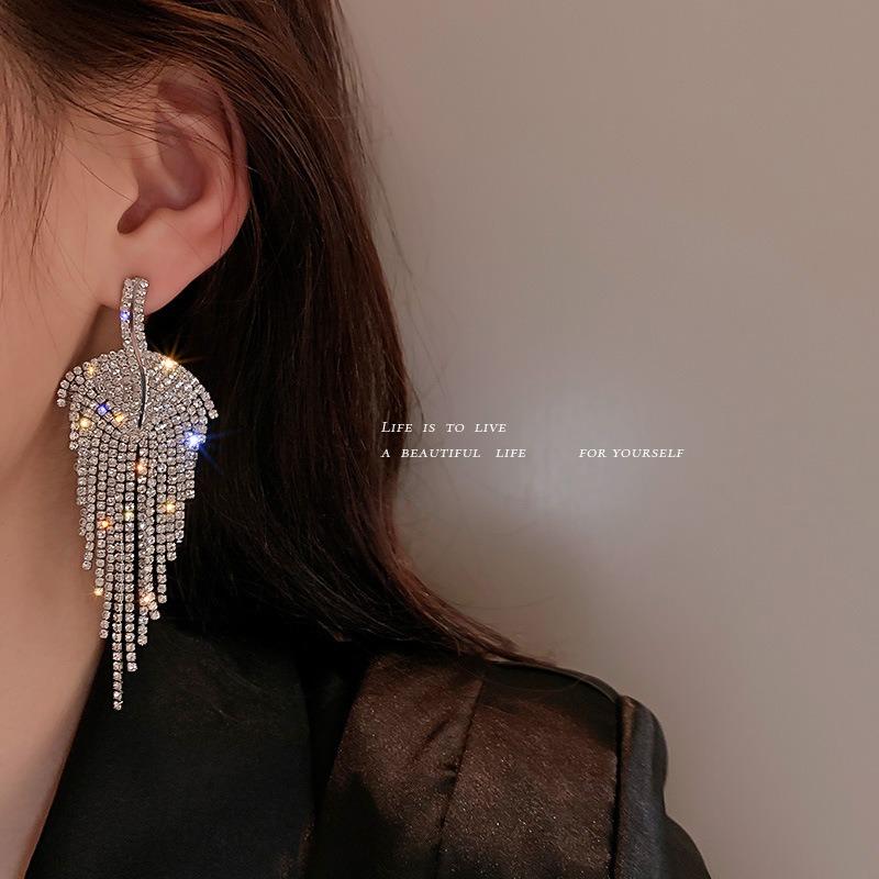 Silver Needle Diamond Leaf Fringed Earrings Fashion Niche Personality Earrings Temperament Versatile Light Luxury Earrings