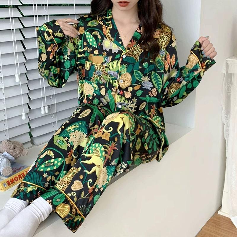 Cartoon-Tierdruck Langarm-Schlafanzug Damen Frühling und Sommer Neu Haus Cardigan Hose Set Kann Getragen Werden