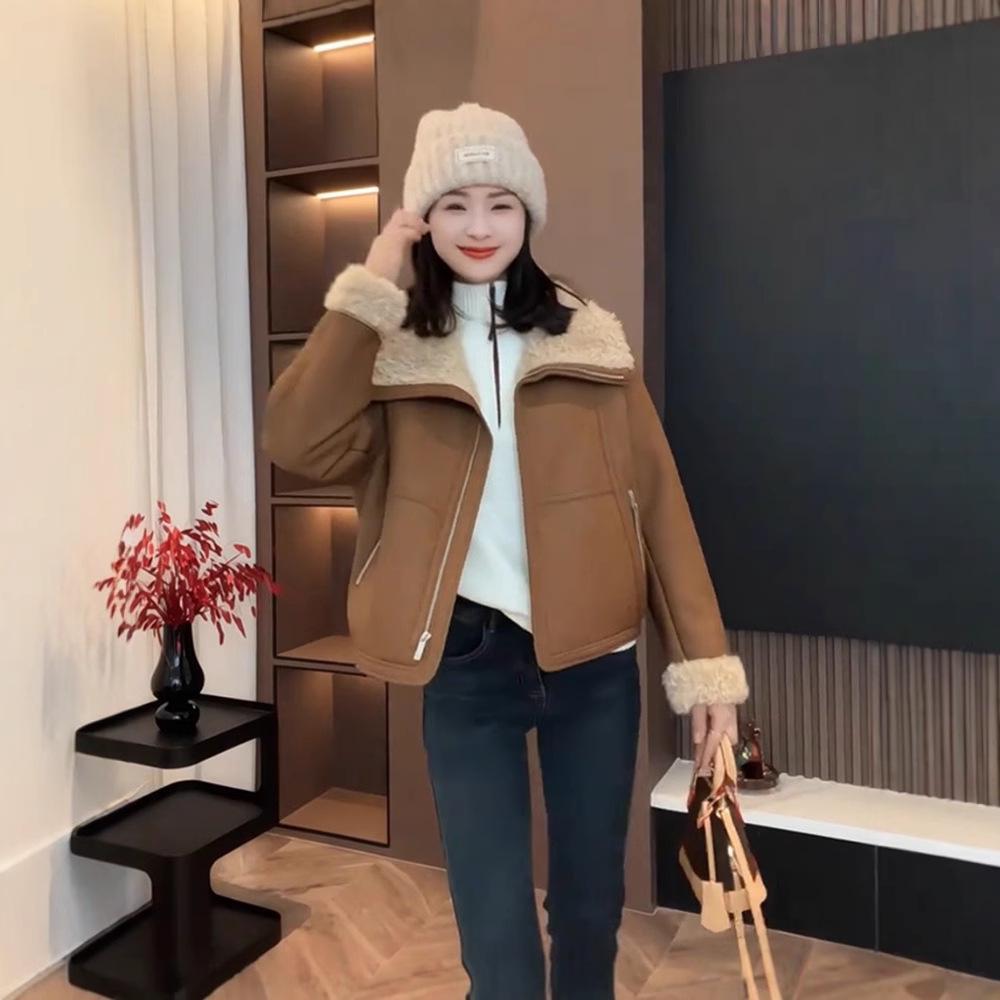 Women's 2024 Winter Lamb Wool Lapel Fur Coat