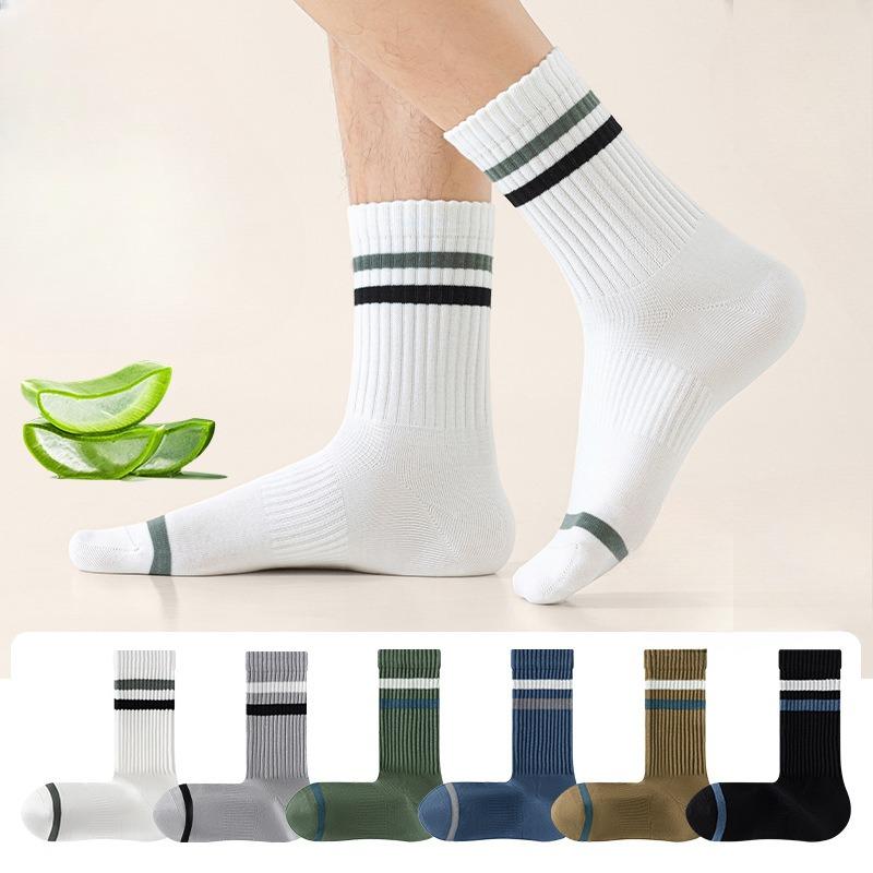 Men Spring and Autumn Parallel Bar Antibacterial Deodorant Comfortable Boneless Cotton Socks