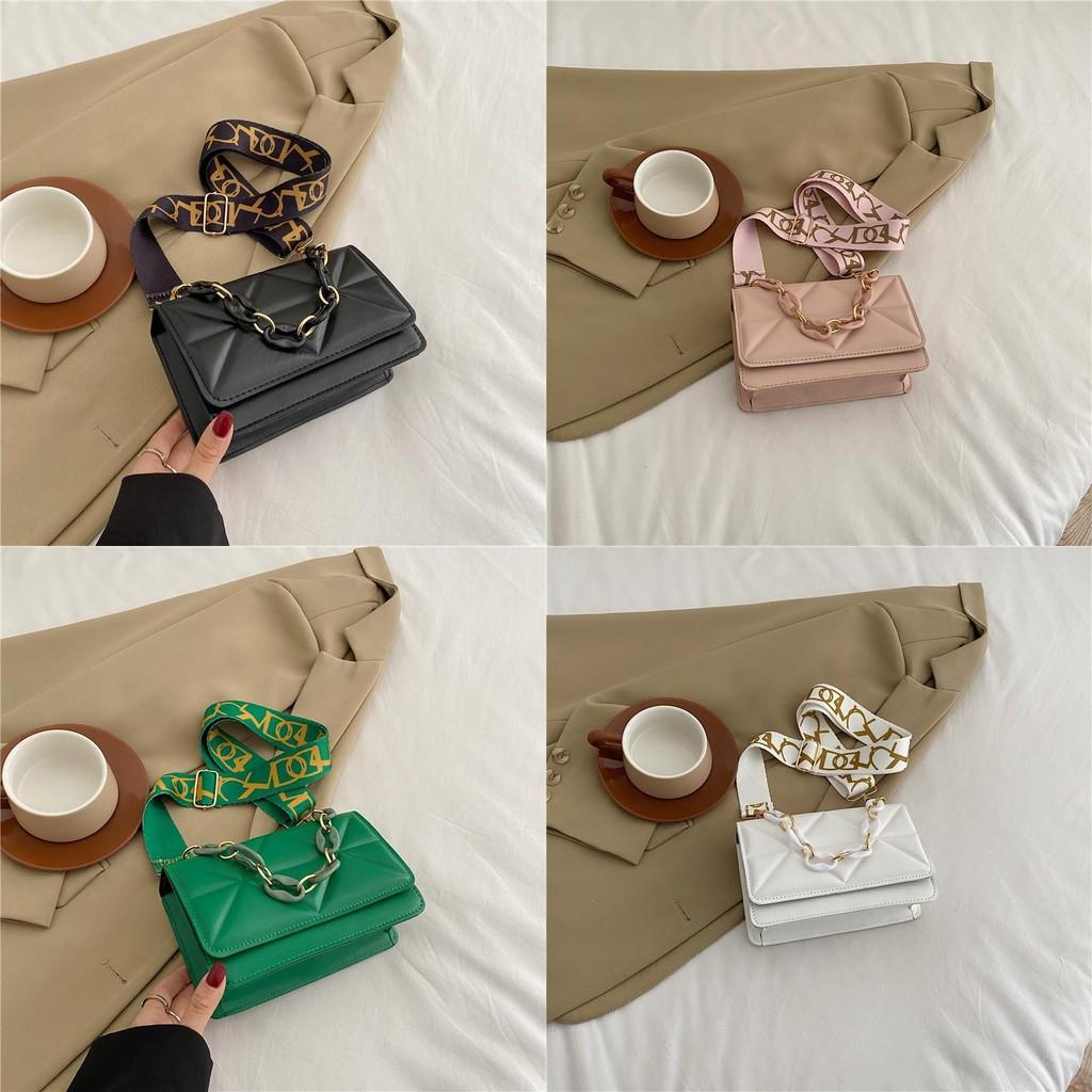 Fashionable Vintage Style Pu Shoulder Bag With Wide Strap And Chic Chain Detail