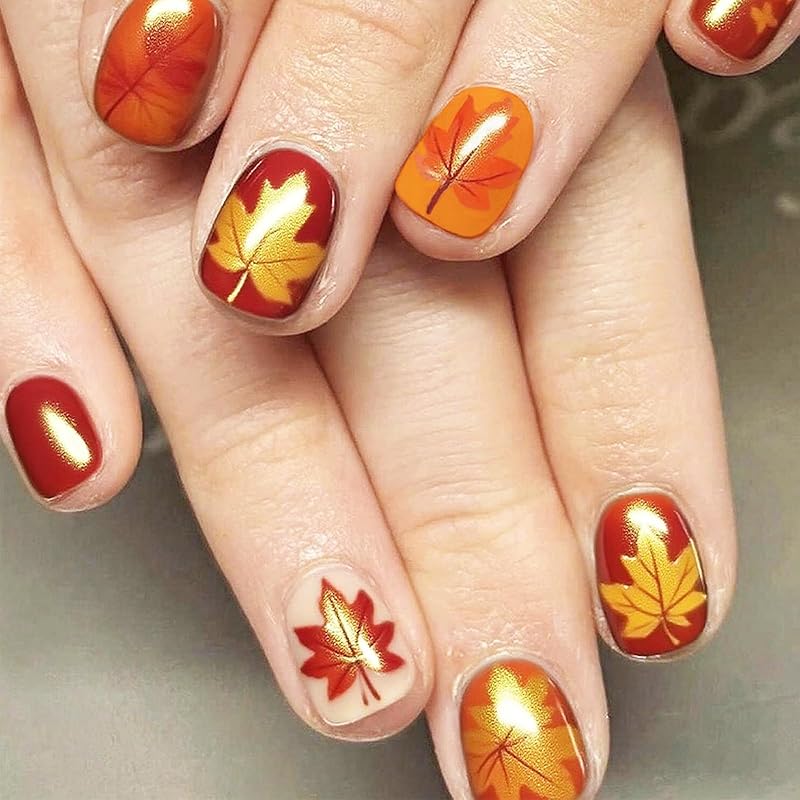 Maple Leaf Press on Nails Fall Leaves Stick on Fingernails Thanksgiving Short Square False Nails 24Pcs Glossy Silver Glitter Acrylic Fake Nail Autumn