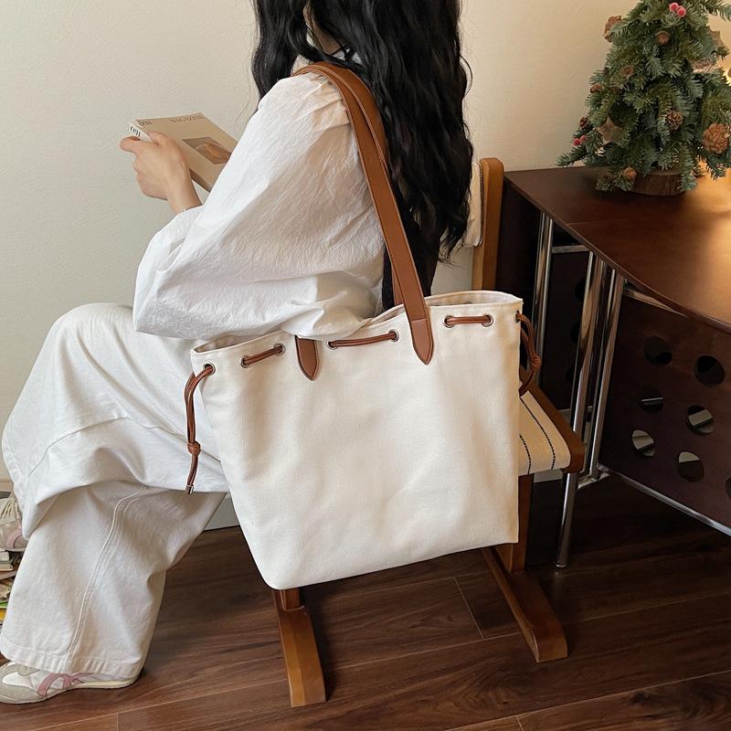 Trendy Women's Large Casual Tote - 2026 Edition, Single Shoulder Underarm Bag with Ample Storage