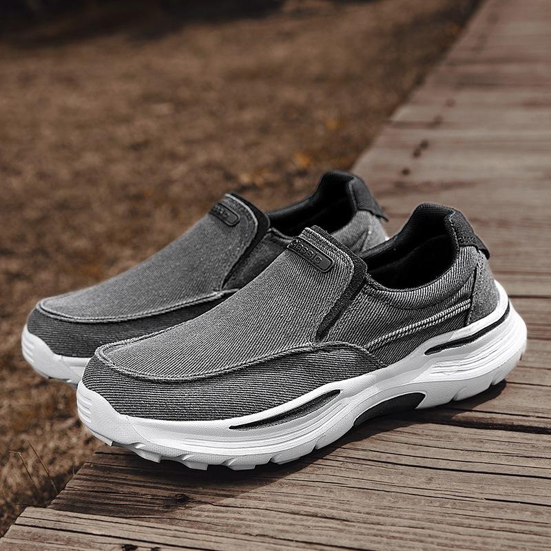 

Canvas shoes men s large size cloth shoes one pedal platform casual lazy men s size cloth shoes 39