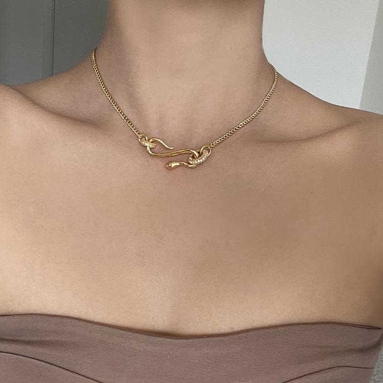 Light Luxury Personality Niche Tide Cool Full Diamond Ring Snake Necklace Neutral Simple Collarbone Neck Chain Fashion Pendant
