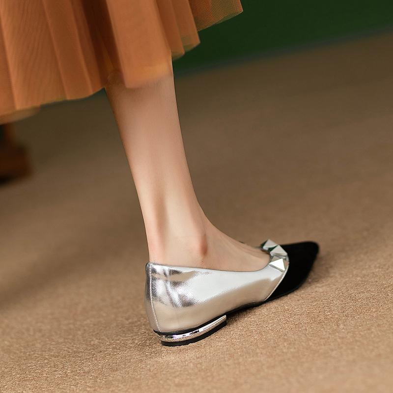 

Мода Женская Мода Балетки Весна Новые Острый Носок Мелкий Вырез Заклепки Мягкая Подошва Противоскользящие Износостойкие Одинарные Туфли 40 серебряный
