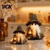 Atmosphärische Halloween-Partyartikel Geist Hexenhut Harzfigur mit LED-Laterne, Vintage Hexe Dekorative Laterne für Spukhaus Halte-Lampe
