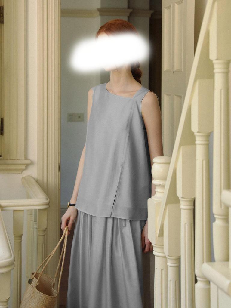 Note: Final Sale. Tops and half-skirts may have a color variation leaning towards gray; they are non-refundable and non-exchangeable.