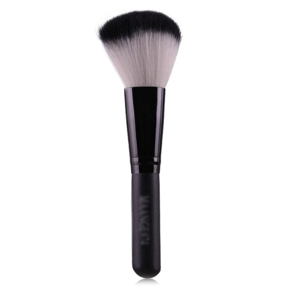 round blush brush