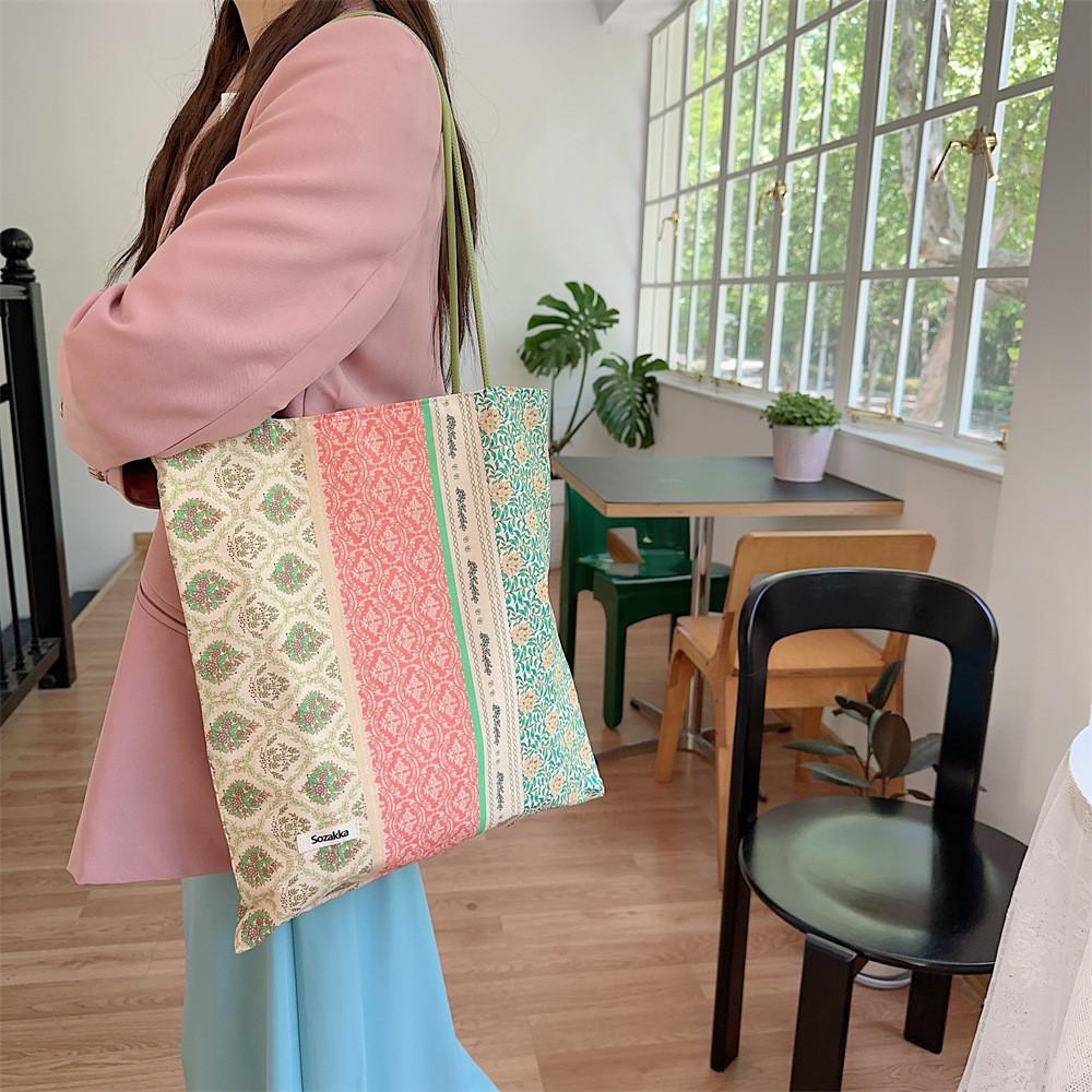 Trendy Floral Canvas Tote Bag For Students And Vacation Large Capacity Handbag