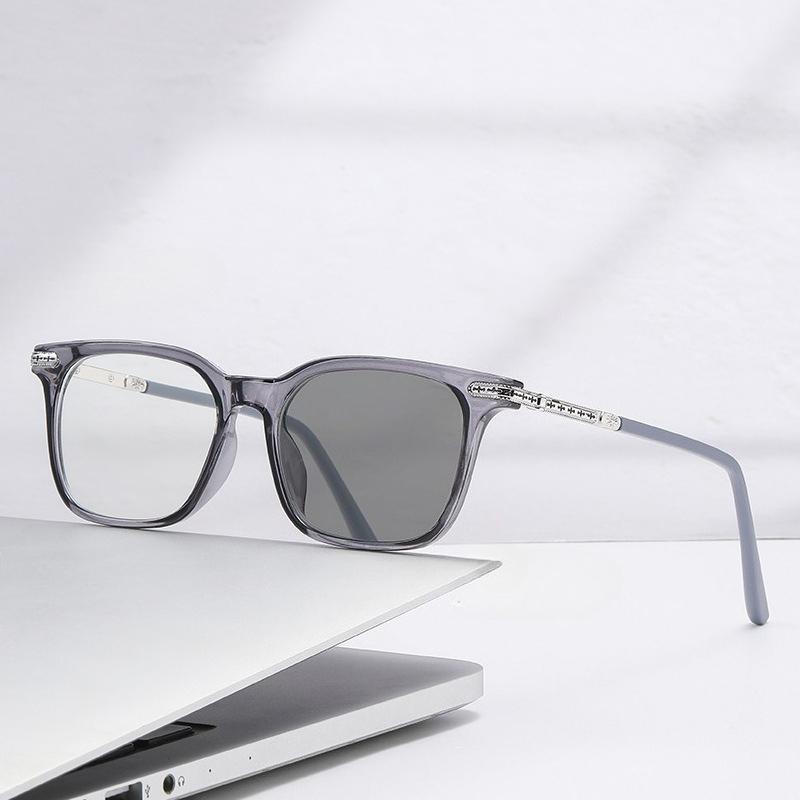 Fashionable Color-changing Nearsighted Glasses  Retro Anti-blue Light Glasses Frame Photochromic Myopia Glasses-1.75-2.25-2.75