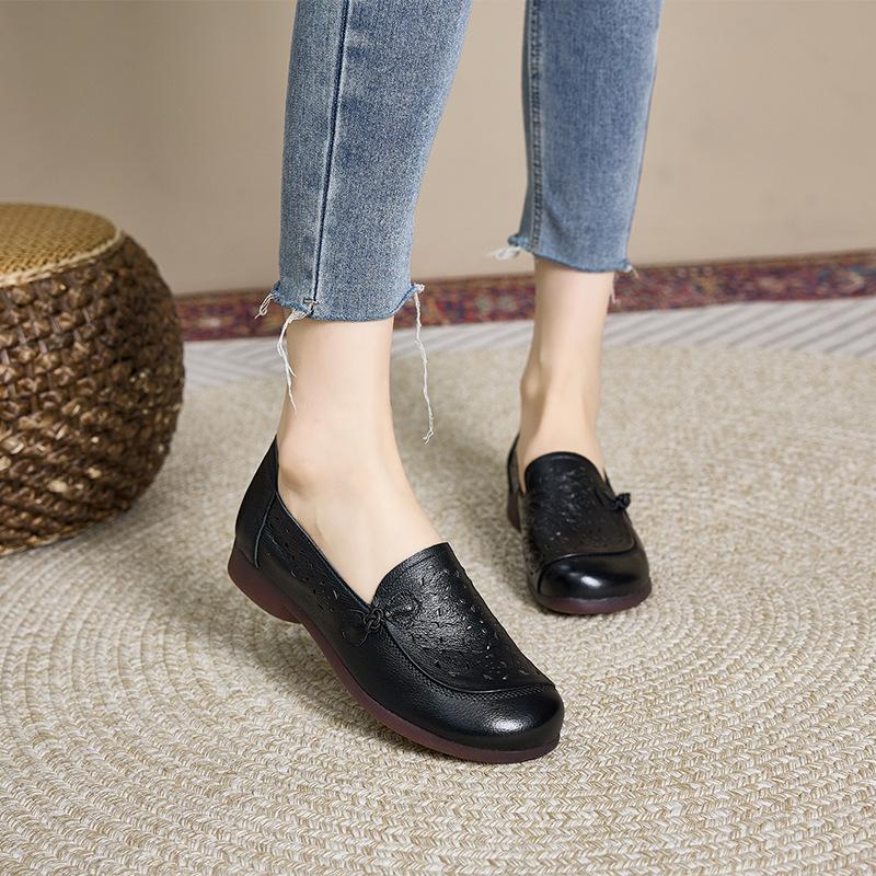 First layer cowhide 2025 women's summer round head flat bottom leather mother shoes women's soft sole hollow women's Korean version casual shoes