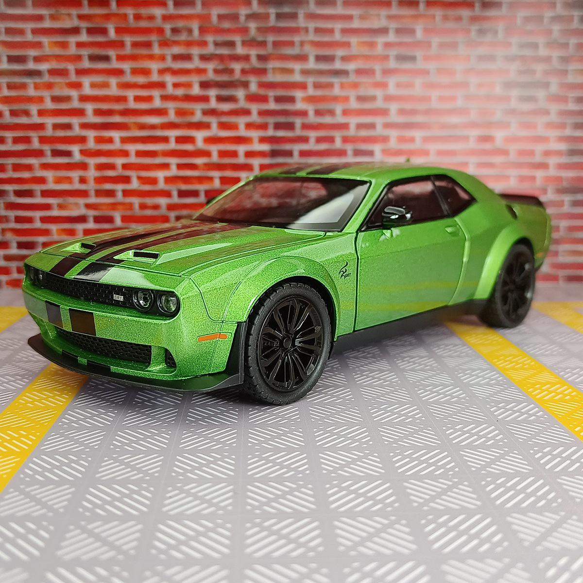 

Jiaye VB24375 Alloy Hellcat SRT Sports Car Model - Toy Car Figurine for Children белый