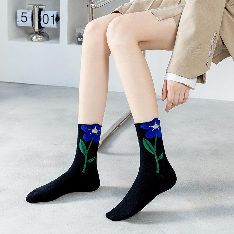Women's Autumn and Winter Tulip Mid-calf Women's Socks Trendy Women's Style Flower Women's Mid-calf Cotton Black and White Long Socks