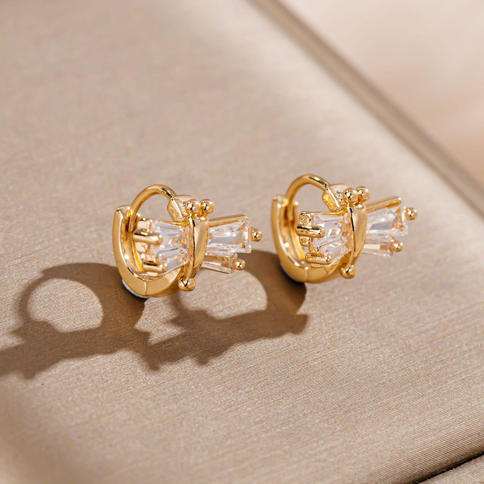 Elegant Dragonfly Earrings: European & American Fashion, Colorful Diamond Dangle Studs for Women