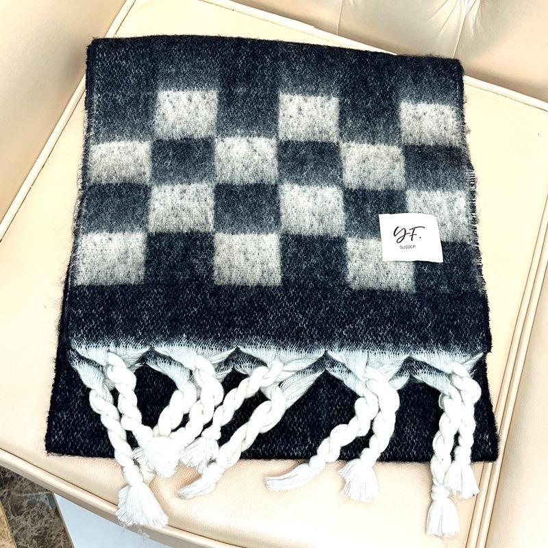 Autumn and winter new cashmere Christmas plaid scarf atmosphere women keep warm imitation cashmere versatile knitted scarf