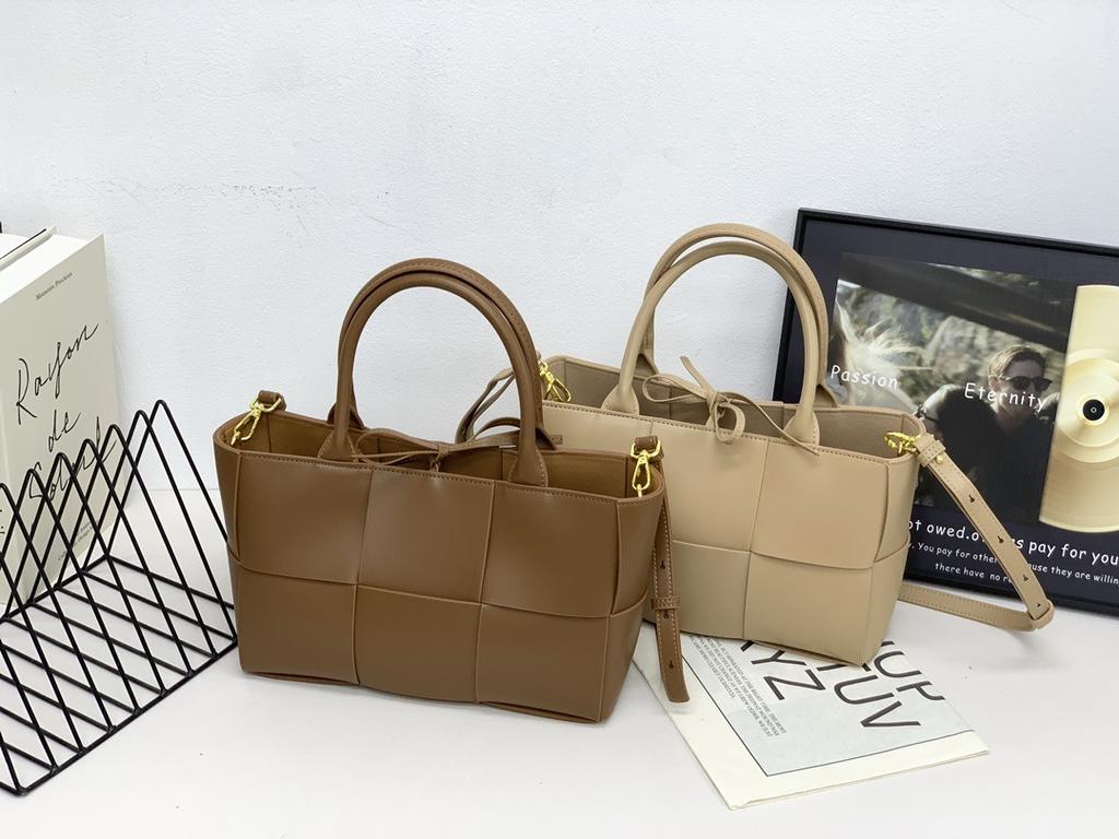 Cross-border hot-selling 28CM cowhide woven portable tote bag, genuine leather handbag, commuting versatile single shoulder messenger women's bag