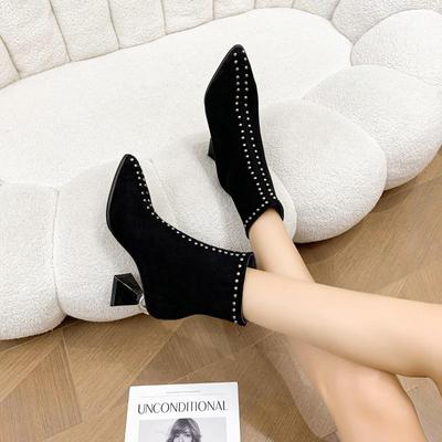 Neu Große Größe Modische Burgund Spitz Zehe Elastische Martin Stiefel Wildleder Nieten Kurze