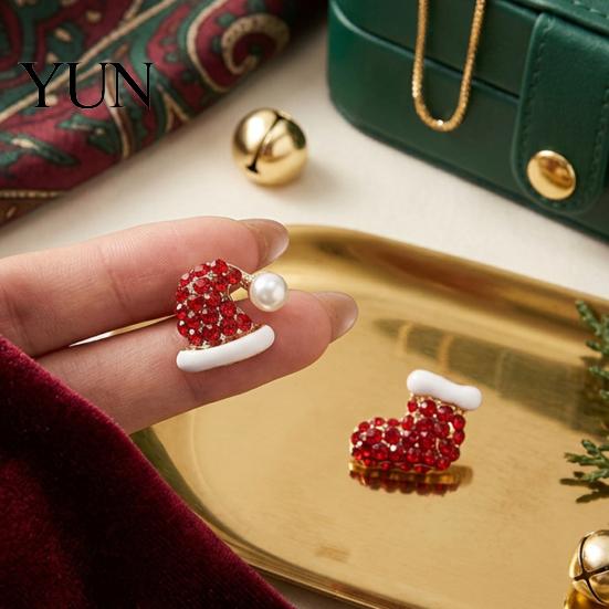 Cute Holiday Party Jewelry 1 Pair Christmas Stud Earrings, Sparkly Red Rhinestone Stocking for Women And Santa Hat Gifts Decorative Winter Earrings
