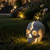 Broken Rebirth Sculpture Cracked Skull Garden Solar Light, Resin LED Statue Spooky Gothic Ornament Ornament, Halloween Decoration for Haunted
