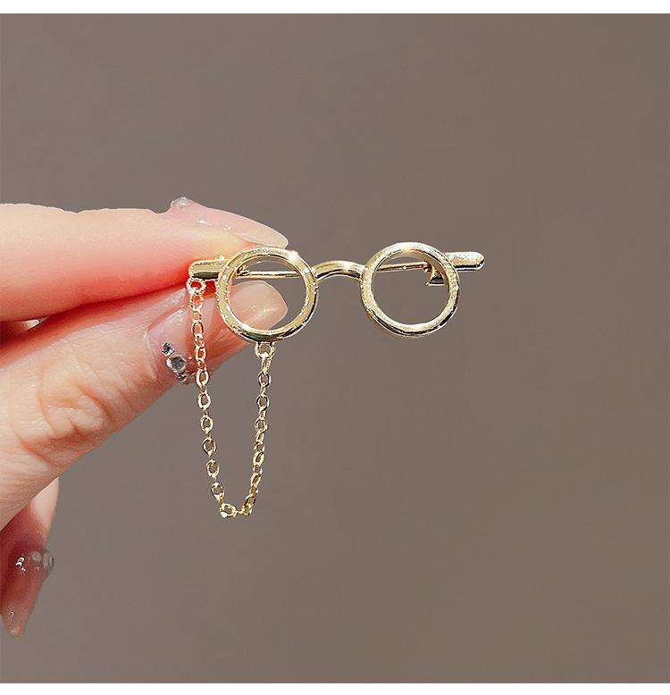 Elegant Pearl Brooch - High-End Minimalist Clothing Accessory