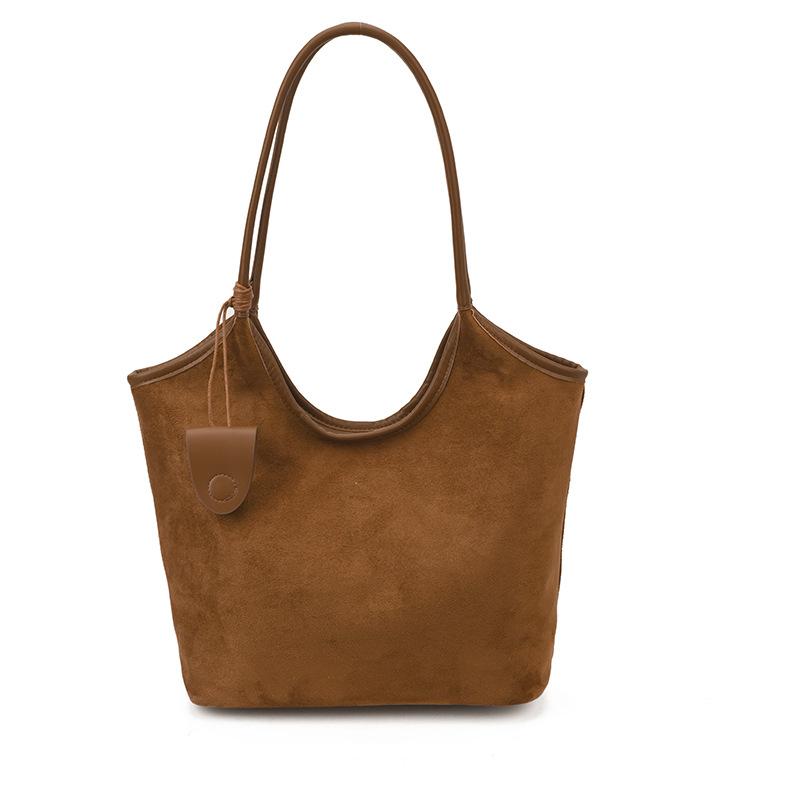 

Retro bag Large capacity fashionable versatile tote bag Casual commuter bucket bag Simple matte shoulder bag коричневый