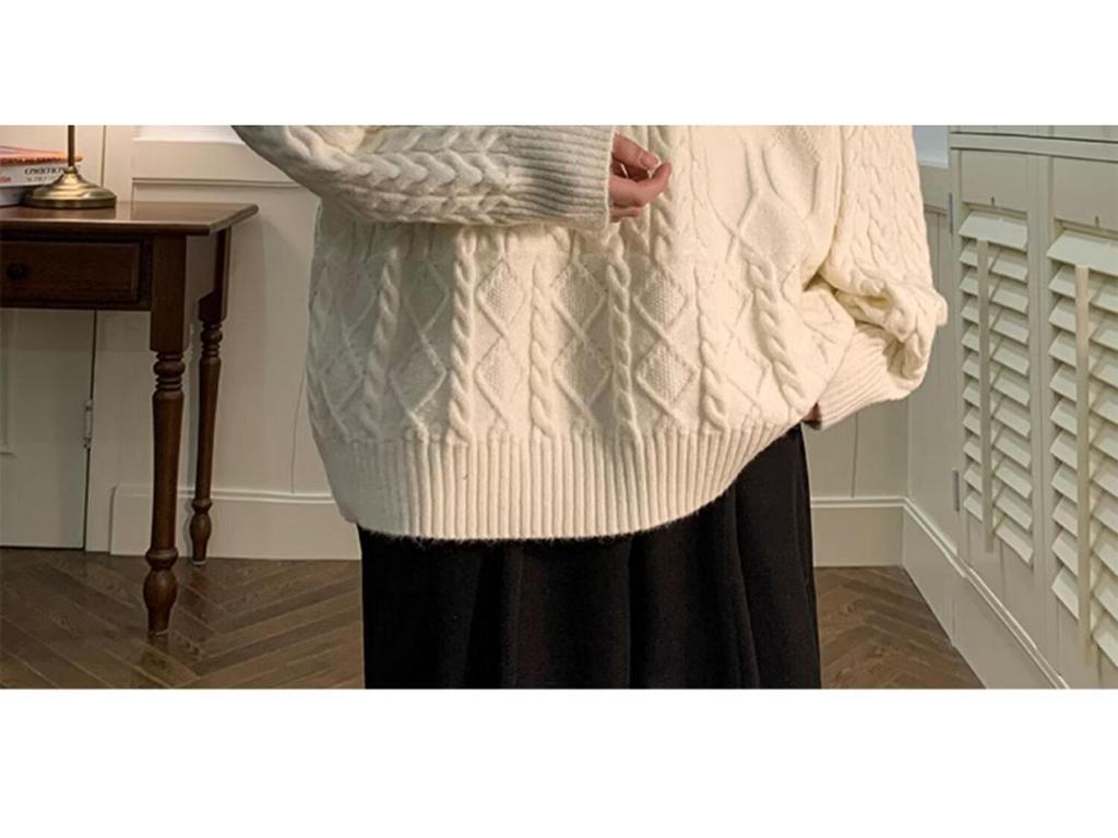 Men's Trendy Japanese Twisted Knit Sweater - Loose, Thickened, Round Neck for Autumn/Winter.