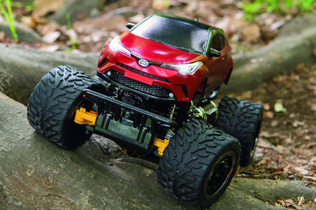 JOZEN DIRTMAX scale radio controlled Toyota 1/28 C-HR