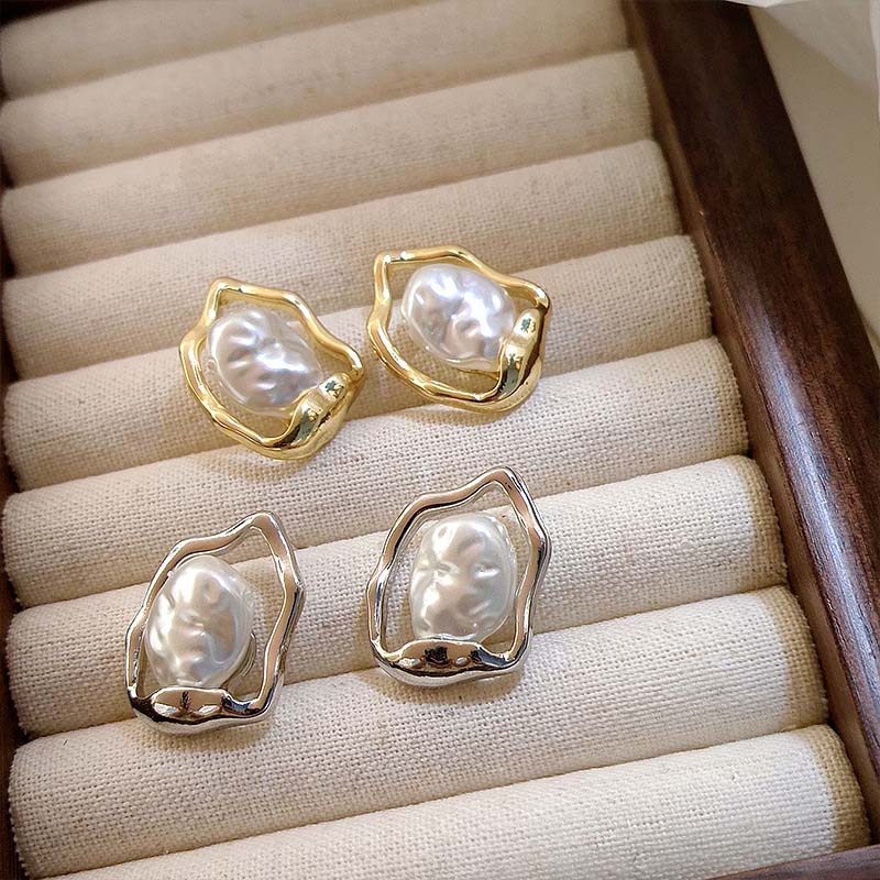 Korean Gold Hollow Pearl Stud Earrings For Women Vintage Elegant Irregular Temperament Earrings Wedding Jewelry Brincos