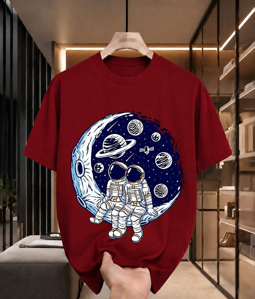 2026 New Arrival Pure Cotton Tshirt Two Astronauts Sitting On Crescent Moon Space Planet Print Crew Neck Unisex Casual Short Sleev