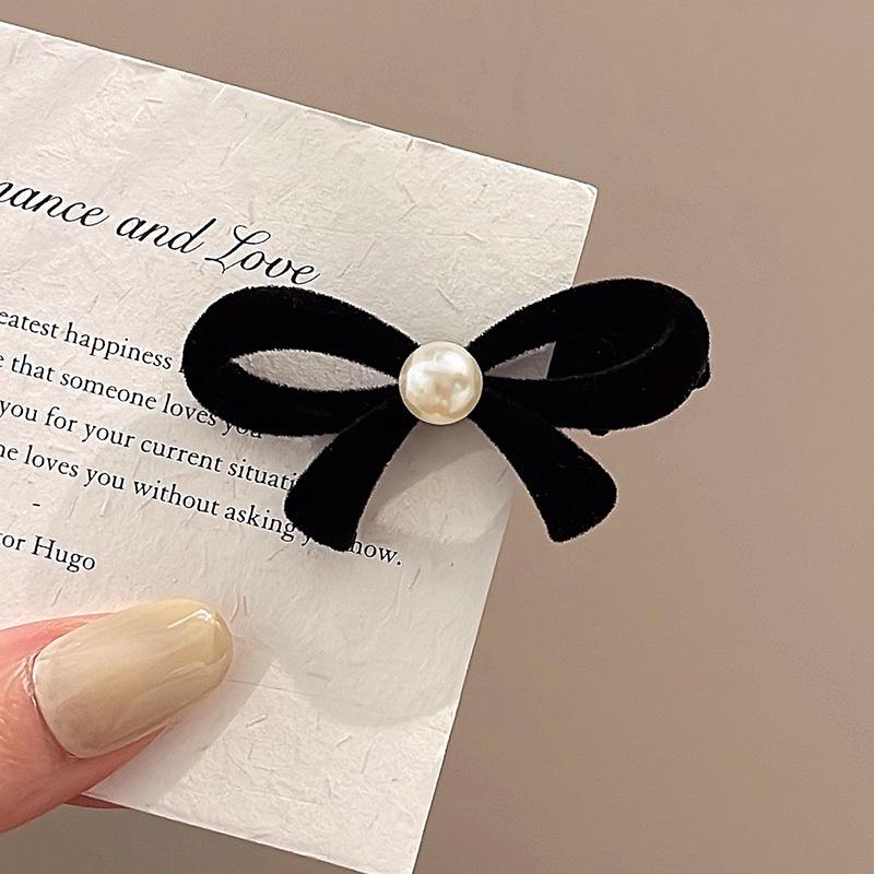 Velvet Red Bow Hair Clip: Women’s Autumn/Winter Duckbill for Bangs & Forehead