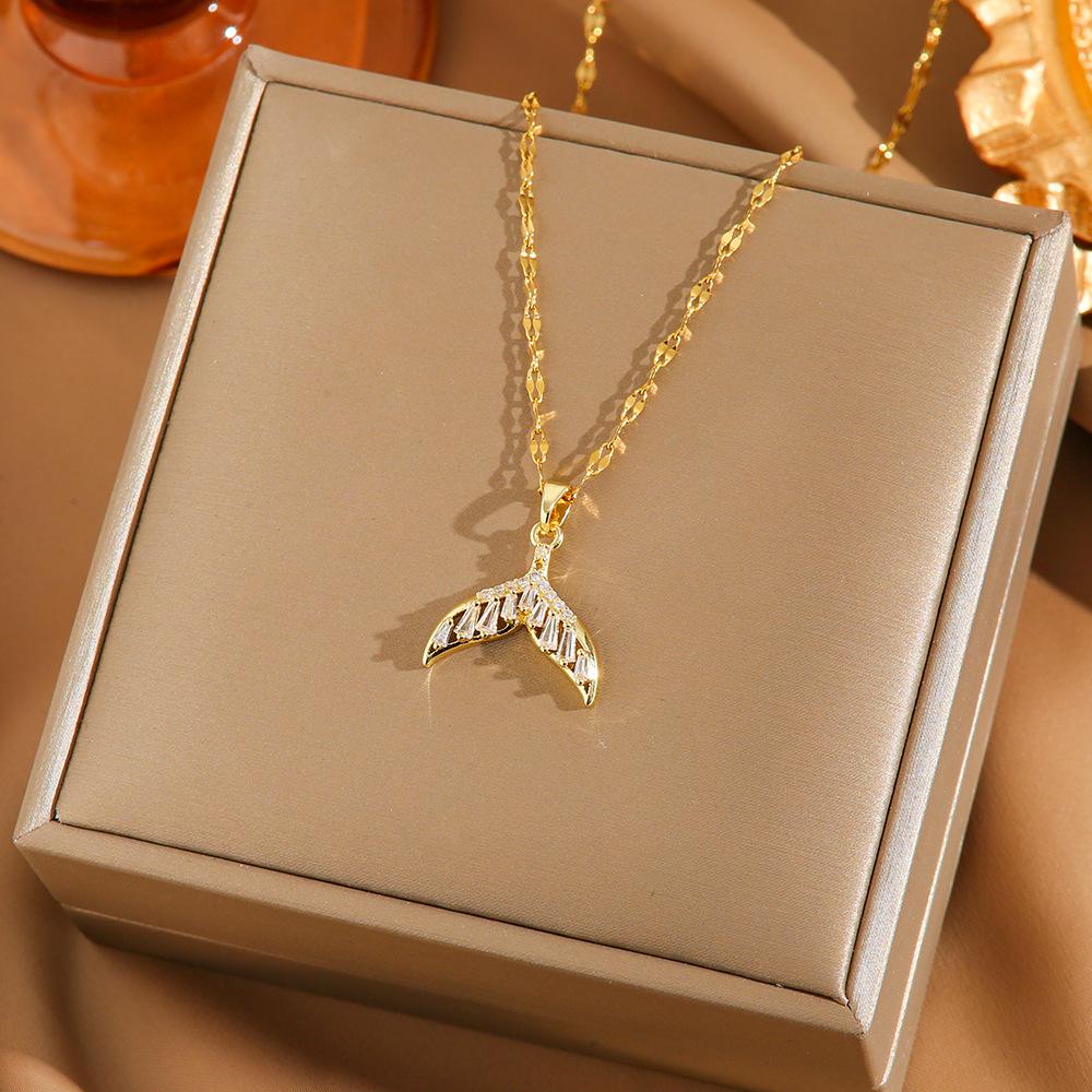 Four Leaf Clover Pendant Necklace For Women Fashionable Zircon Crystal Adjustable Chain Delicate And Versatile Jewelry