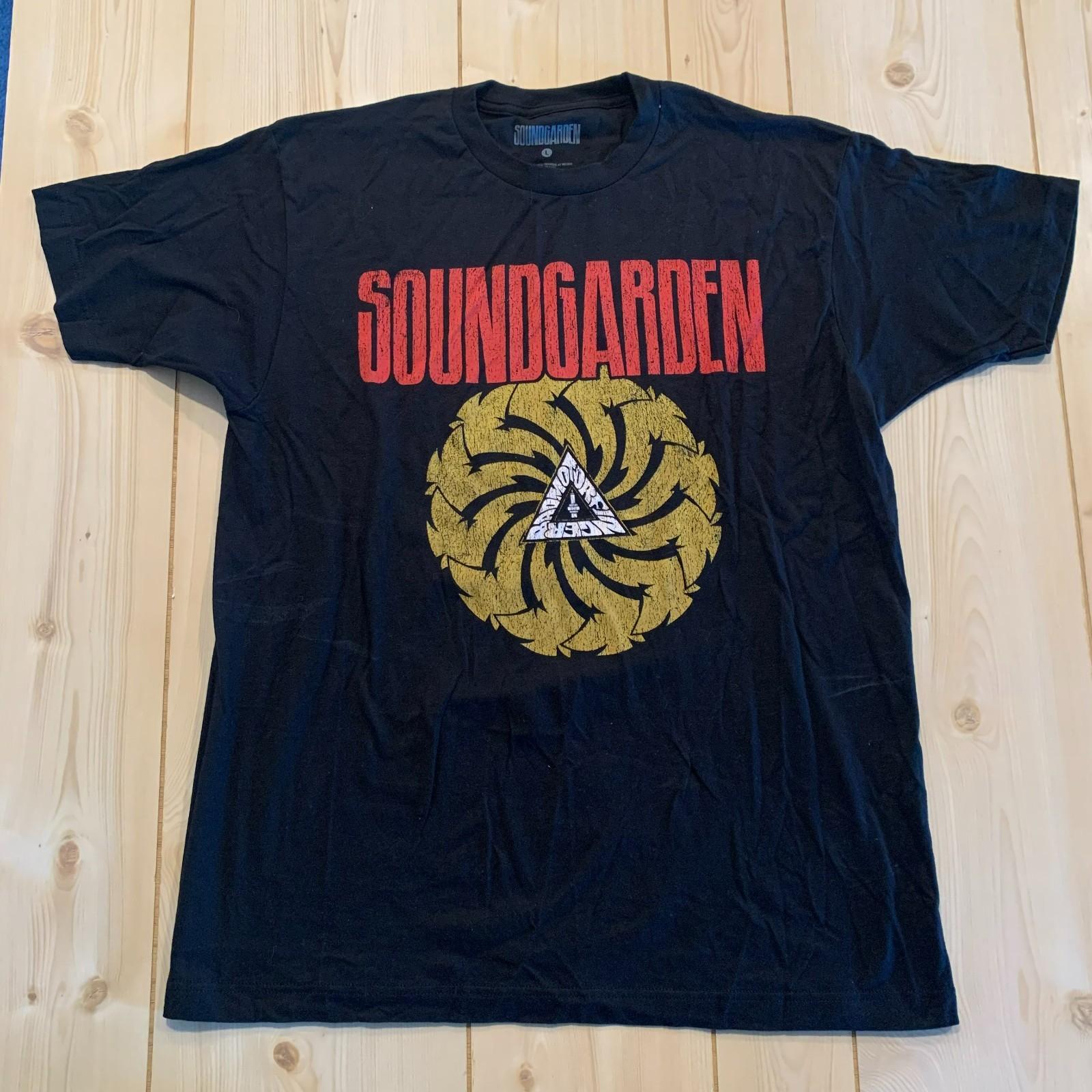 Soundgarden Spencers 2021 Grunge Metal Alt Rock Band Badmotorfinger T-Shirt L Unisex T-Shirt XL