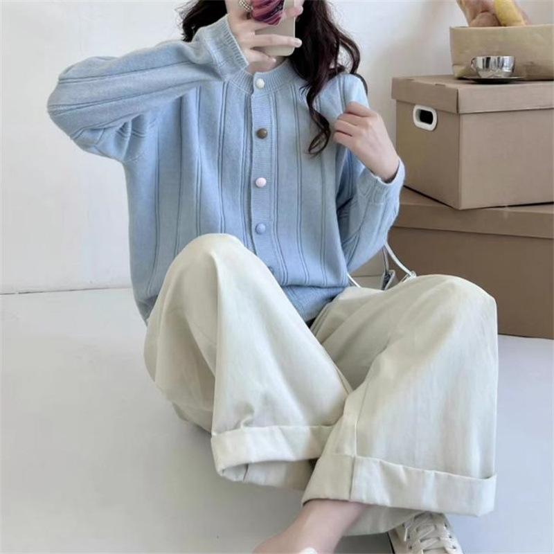 Korean sweet lazy wind dress rehearsal button small fragrant wind round neck knitted cardigan early autumn sweater with jacket inside top women