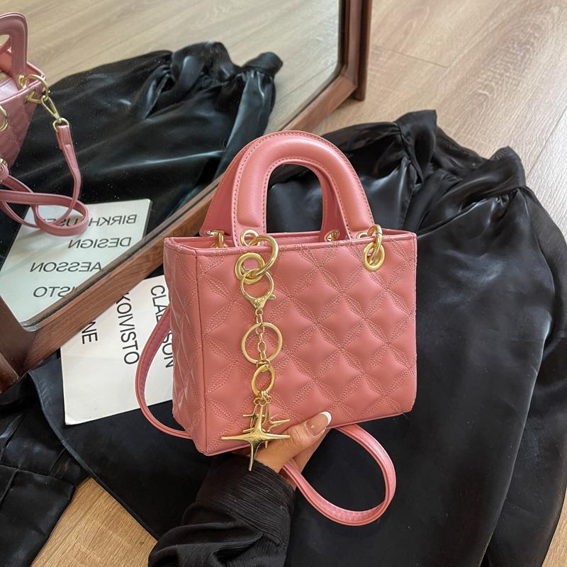 Bag Women's Xiaoxiangfeng Fashion Women's Bag Autumn and Winter Glossy Crossbody Bag Niche Simple Portable Rhombus Temperament Princess Diana Bag