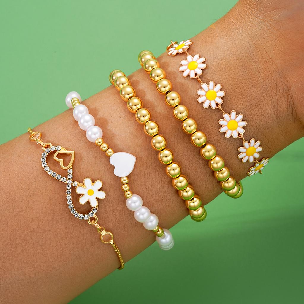 5Pcs/Set Bohemian Daisy Flower Heart Bracelets Sets for Women Vintage Gold White Color Crystal Infinity Symbol Bracelets Jewelry