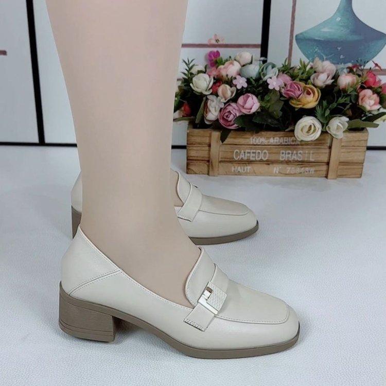 Soft leather soft-soled mother shoes 2025 autumn new single shoes work leather shoes comfortable middle-aged and elderly women's shoes